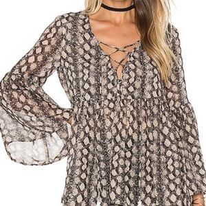 SHOW ME YOUR MUMU Post Tie Ruffle Top Size Small Snake Print